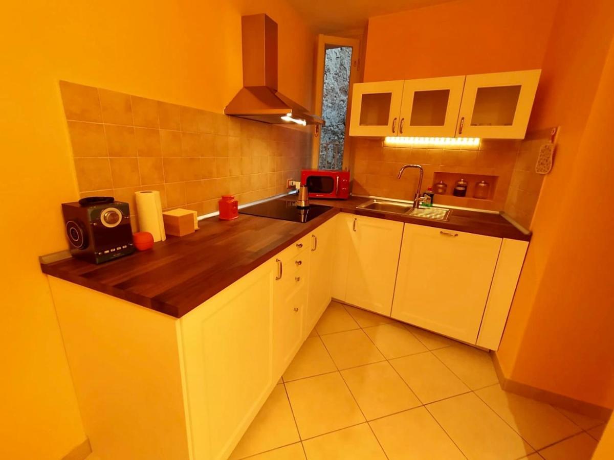 Piazza Napoleone Sweet Apartment لوكا المظهر الخارجي الصورة