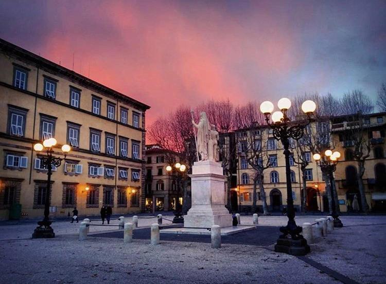 Piazza Napoleone Sweet Apartment لوكا المظهر الخارجي الصورة