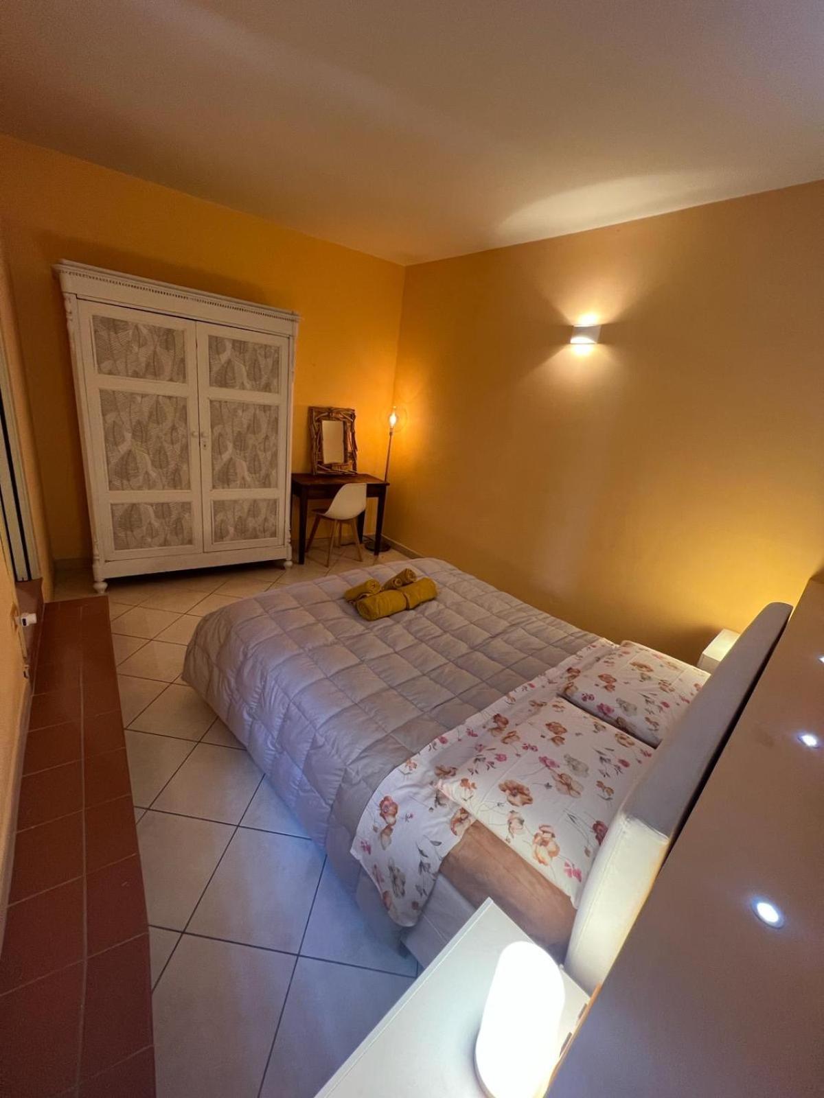 Piazza Napoleone Sweet Apartment لوكا المظهر الخارجي الصورة